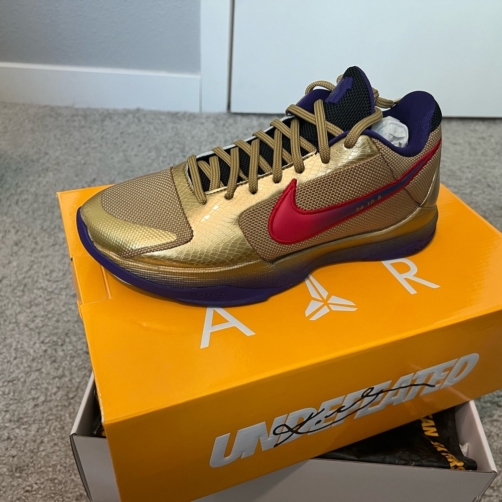 Nike Kobe V Protro Gold